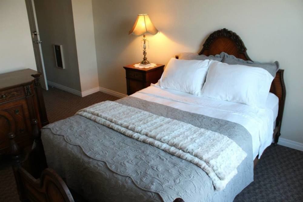 Honeycomb Bed & Breakfast Onanole 외부 사진