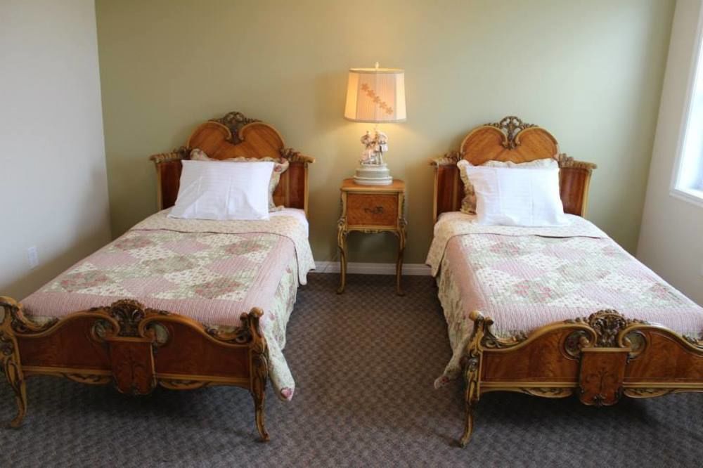 Honeycomb Bed & Breakfast Onanole 외부 사진