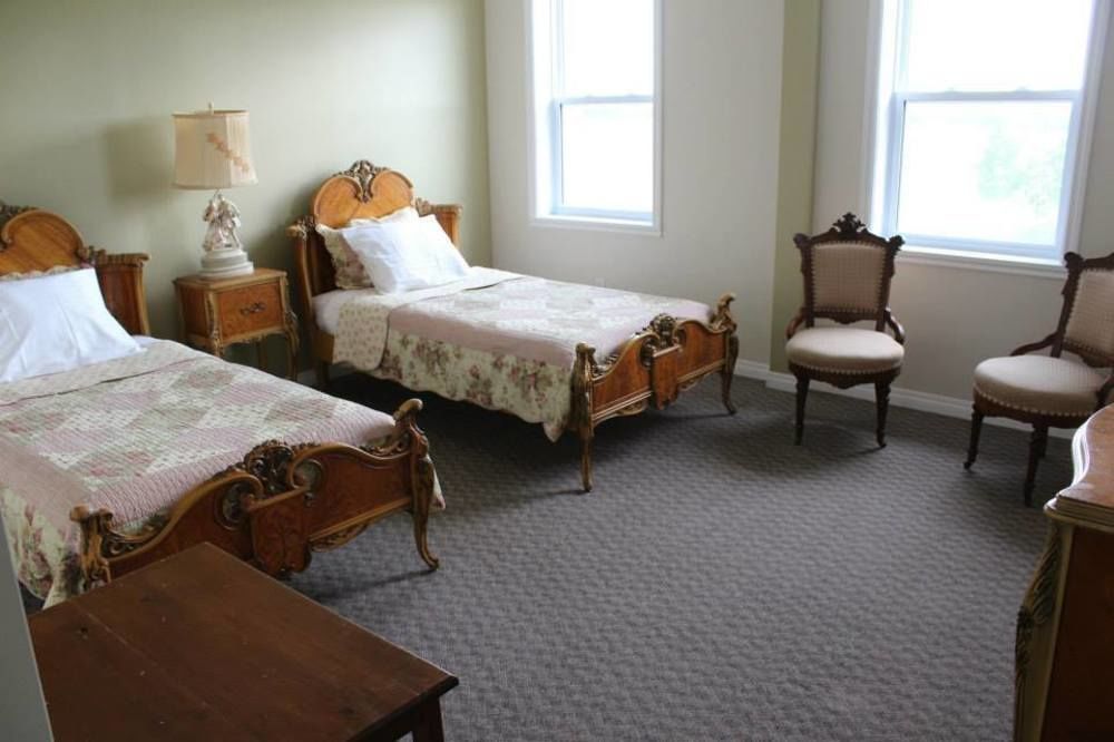 Honeycomb Bed & Breakfast Onanole 외부 사진